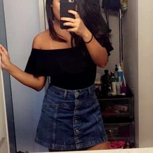 Topshop off shoulder ruffle bodysuit. US size 2